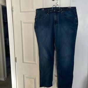 Men’s dark wash buffalo jeans